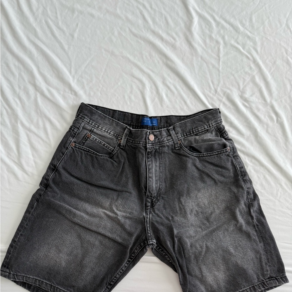 Zara Men’s Black Denim Shorts